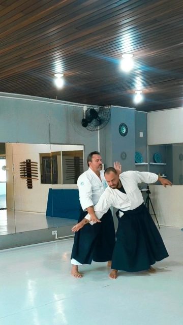Menos força, mais técnica. Mais harmonia, menos conflito

#saúdementalimporta
#aikido 
#defesapessoalfeminina #inteligenciaemocional