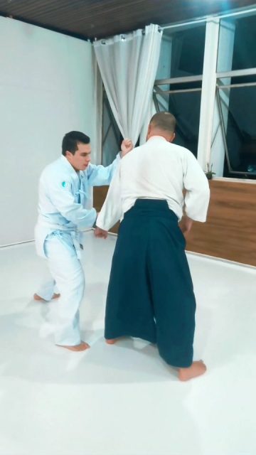 Menos força, mais técnica. Mais harmonia, menos conflito

#saúdementalimporta
#aikido 
#defesapessoalfeminina #inteligenciaemocional