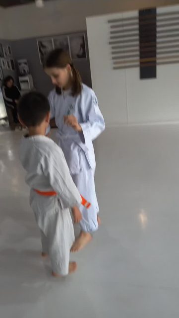 "Mente calma, corpo ágil. A arte da harmonia em cada movimento. 

#Aikido #aikidoinfantil #Disciplina #Zen #atividadefisicainfantil
