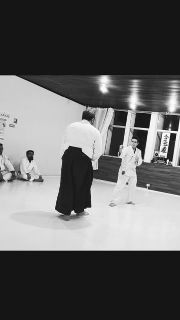 Mente calma, corpo ágil. A arte da harmonia em cada movimento. 

#Aikido #ArtesMarciais #Disciplina #Zen #Harmonia