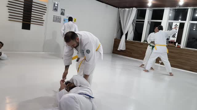 Mente calma, corpo ágil. A arte da harmonia em cada movimento. 

#Aikido #ArtesMarciais #Disciplina #Zen #Harmonia